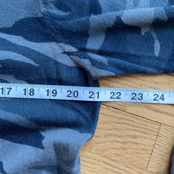 Splendid Pullover - Picture 4 of 6